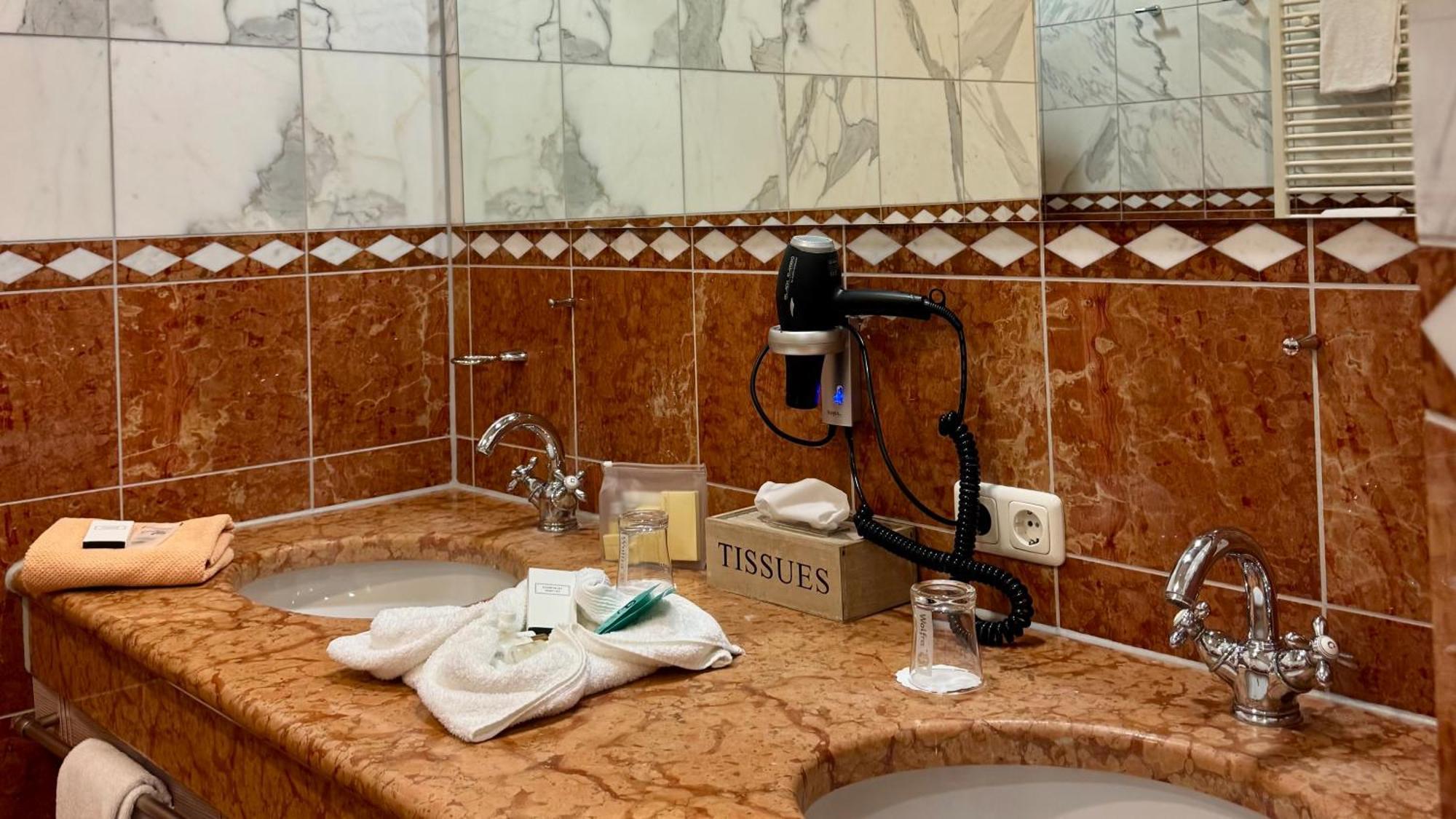 Wellness Hotel Bayerischer Hof Rimbach  Bagian luar foto
